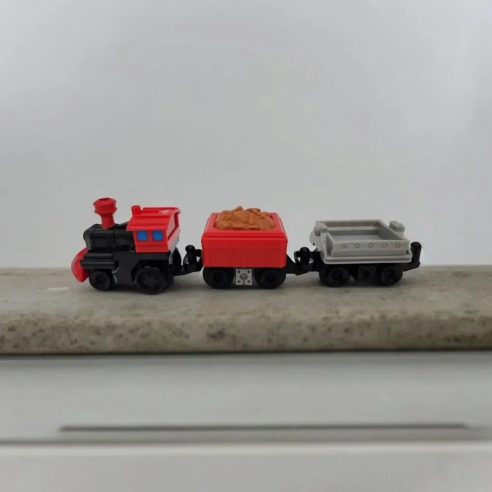 Fisher Price GeoTrax Red Black Steam Train Push Engine With Cargo Cars 3pc Set